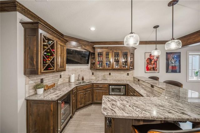 11607 W 158th Terrace, Overland Park, KS 66221
