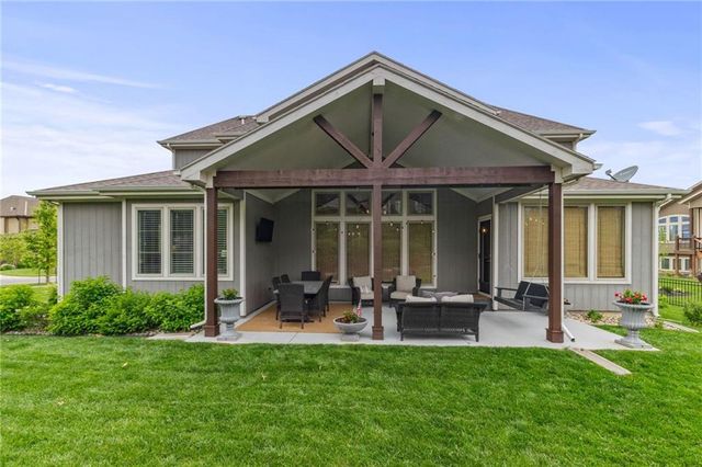 11607 W 158th Terrace, Overland Park, KS 66221