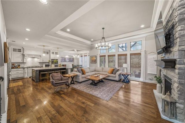 11607 W 158th Terrace, Overland Park, KS 66221