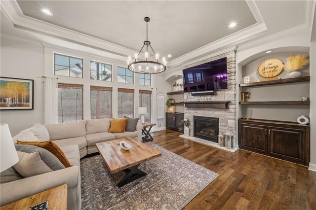 11607 W 158th Terrace, Overland Park, KS 66221