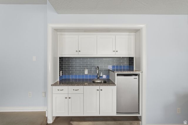 3439 E CANYON COVE DR, Holladay, UT 84121