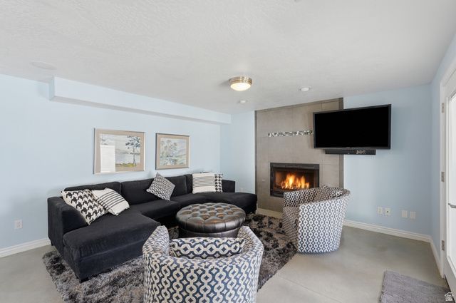 3439 E CANYON COVE DR, Holladay, UT 84121