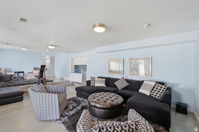 3439 E CANYON COVE DR, Holladay, UT 84121