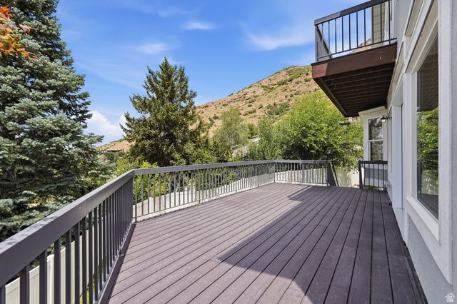3439 E CANYON COVE DR, Holladay, UT 84121