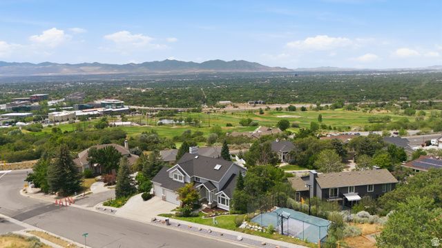 3439 E CANYON COVE DR, Holladay, UT 84121