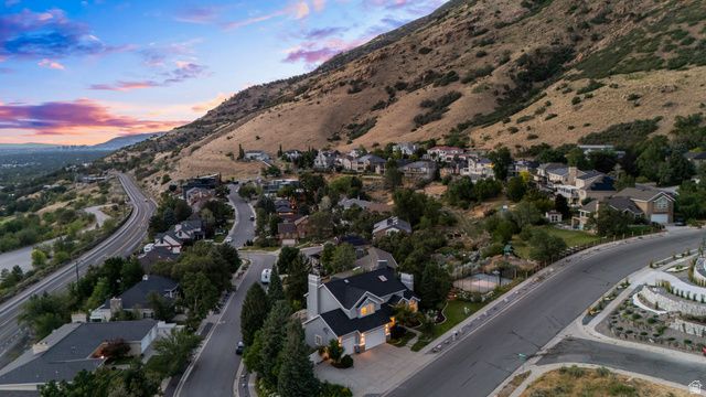 3439 E CANYON COVE DR, Holladay, UT 84121