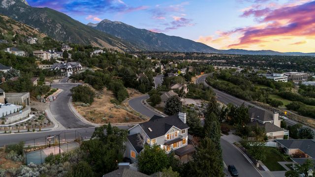 3439 E CANYON COVE DR, Holladay, UT 84121