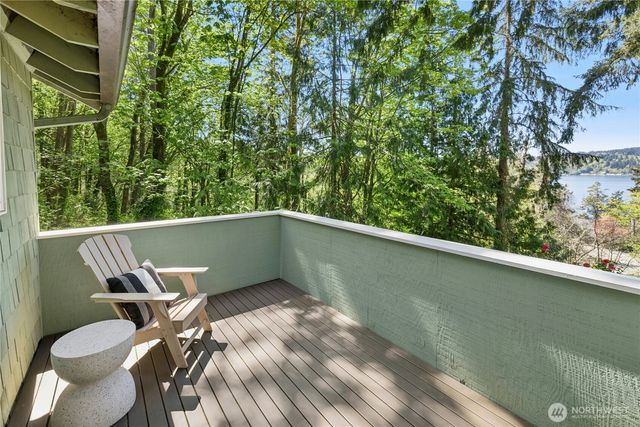 5100 Crystal Springs Drive NE, Bainbridge Island, WA 98110