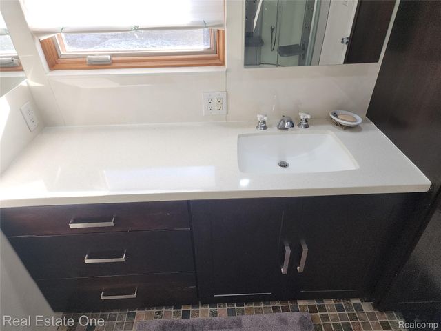 6660 Woodbank Drive, Bloomfield Hills, MI 48301