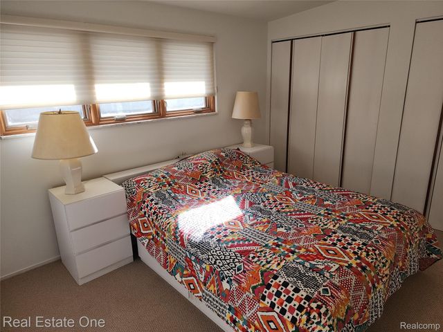 6660 Woodbank Drive, Bloomfield Hills, MI 48301