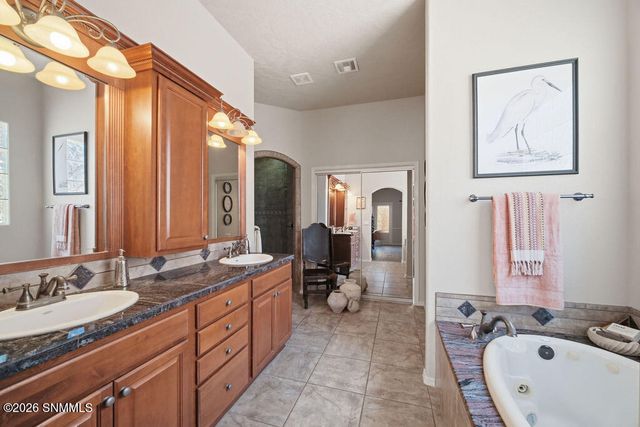 2462 Conchas Lane, Las Cruces, NM 88011