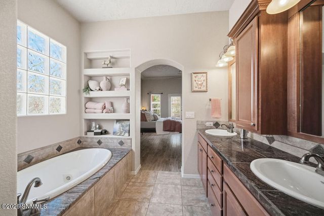 2462 Conchas Lane, Las Cruces, NM 88011