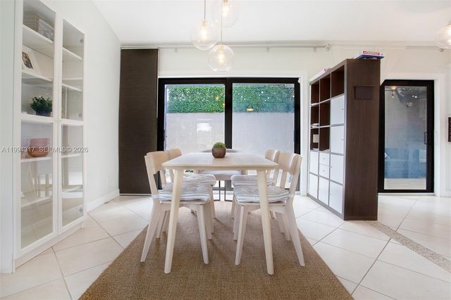 524 Village Lake Dr 524, Weston, FL 33326