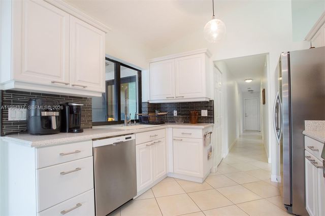 524 Village Lake Dr 524, Weston, FL 33326