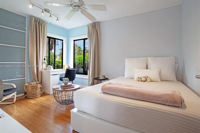 524 Village Lake Dr 524, Weston, FL 33326