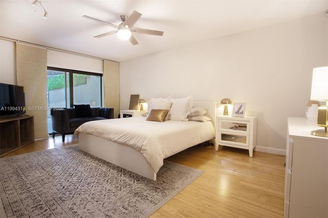 524 Village Lake Dr 524, Weston, FL 33326