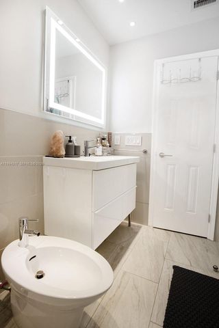 524 Village Lake Dr 524, Weston, FL 33326