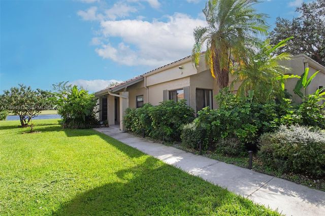 524 Village Lake Dr 524, Weston, FL 33326
