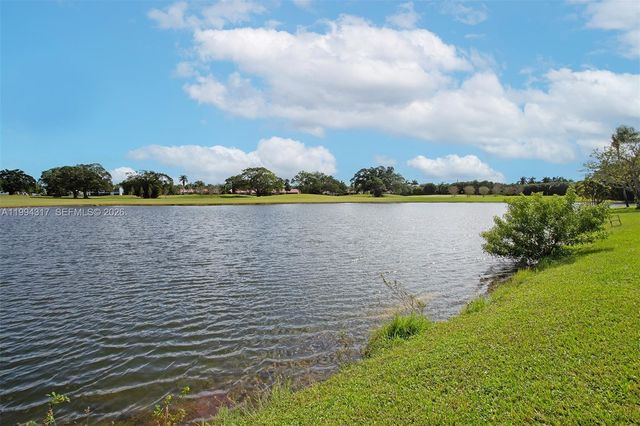 524 Village Lake Dr 524, Weston, FL 33326