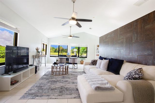 524 Village Lake Dr 524, Weston, FL 33326