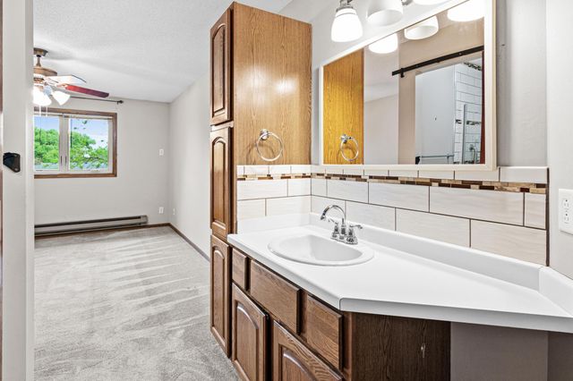3275 80th Street E 305, Inver Grove Heights, MN 55076
