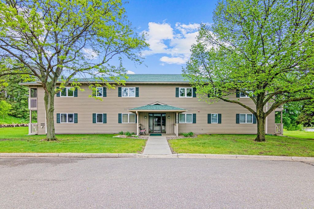 3275 80th Street E 305, Inver Grove Heights, MN 55076