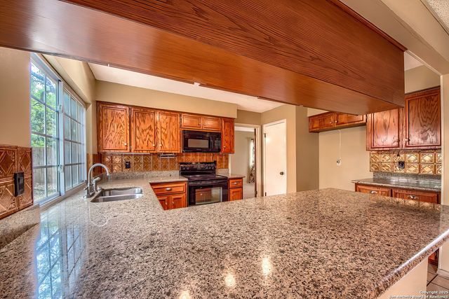 2611 Pebble Dawn, San Antonio, TX 78232