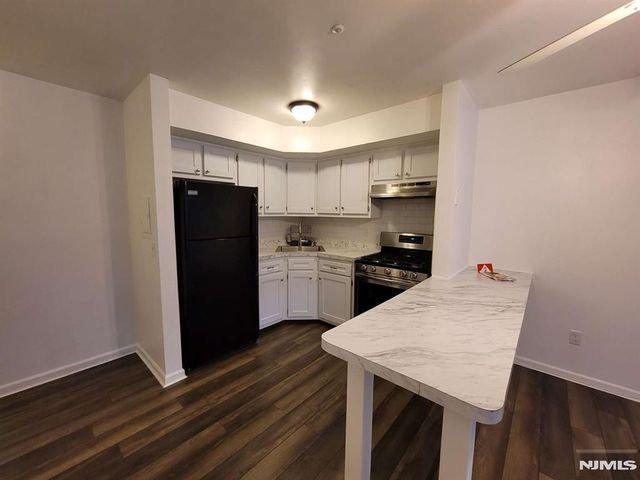 2004 Hawthorne Lane, Mahwah, NJ 07430