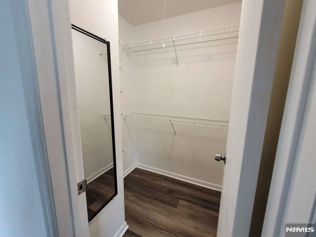 2004 Hawthorne Lane, Mahwah, NJ 07430