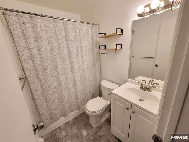 2004 Hawthorne Lane, Mahwah, NJ 07430