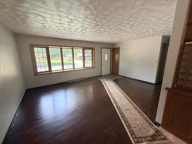 2597 Southlawn Drive, Maplewood, MN 55109
