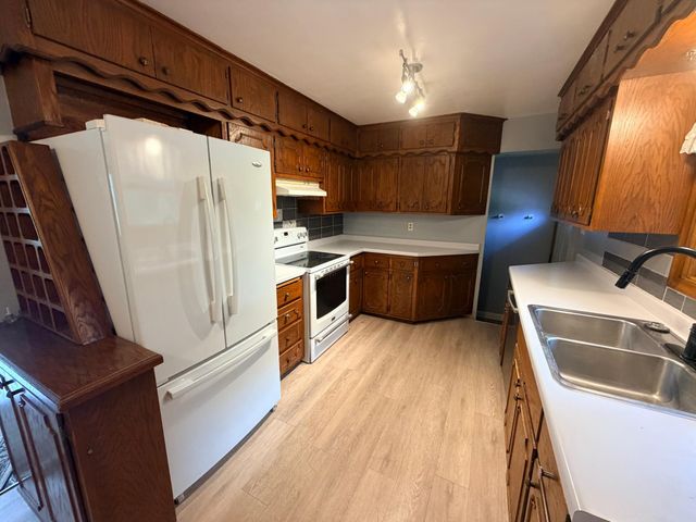 2597 Southlawn Drive, Maplewood, MN 55109