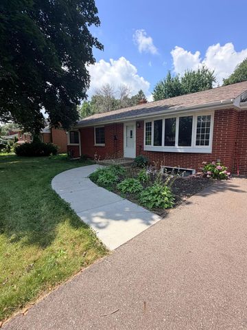 2597 Southlawn Drive, Maplewood, MN 55109