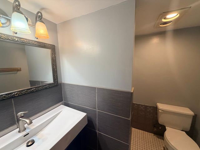 2597 Southlawn Drive, Maplewood, MN 55109