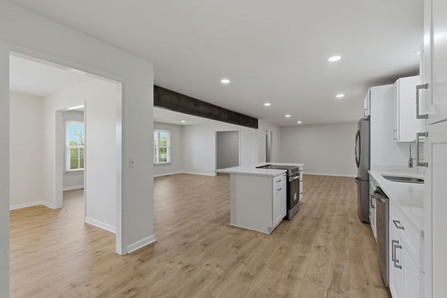 124 Country Club Dr, Hendersonville, TN 37075