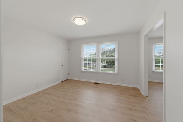 124 Country Club Dr, Hendersonville, TN 37075