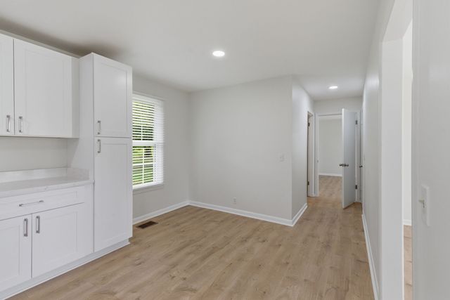 124 Country Club Dr, Hendersonville, TN 37075