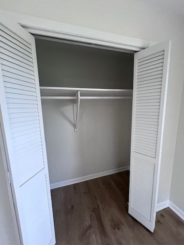 124 Country Club Dr, Hendersonville, TN 37075