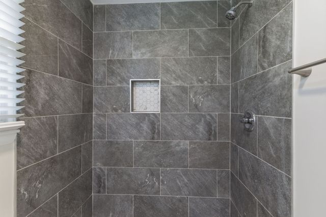 124 Country Club Dr, Hendersonville, TN 37075