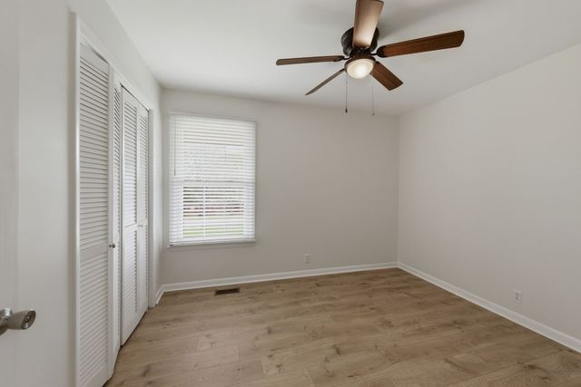 124 Country Club Dr, Hendersonville, TN 37075