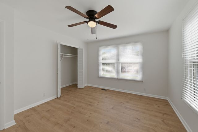 124 Country Club Dr, Hendersonville, TN 37075