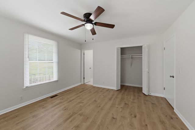 124 Country Club Dr, Hendersonville, TN 37075