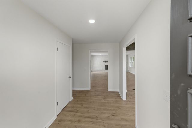 124 Country Club Dr, Hendersonville, TN 37075