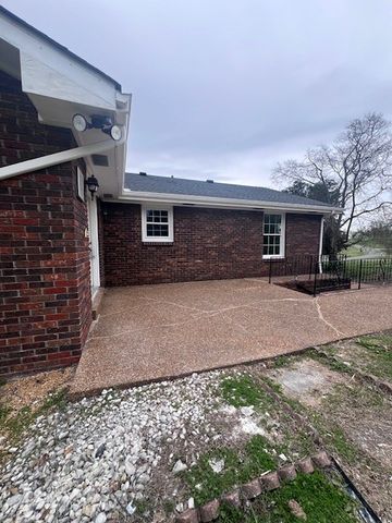 124 Country Club Dr, Hendersonville, TN 37075