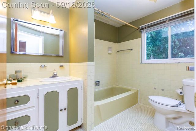 32478 Washington Street, Livonia, MI 48150