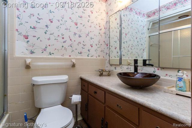 32478 Washington Street, Livonia, MI 48150