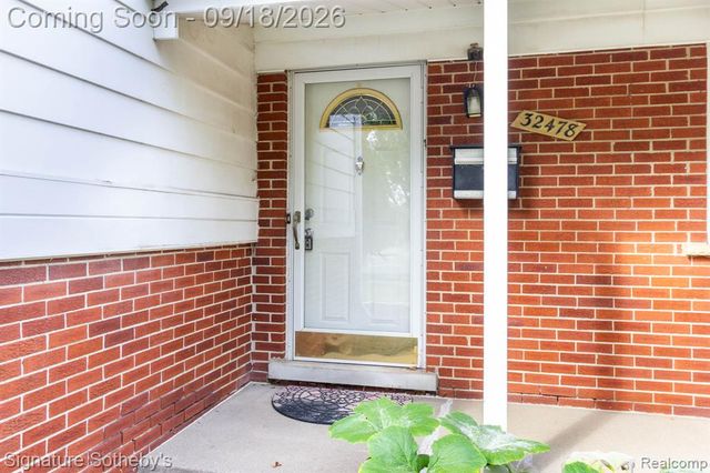 32478 Washington Street, Livonia, MI 48150