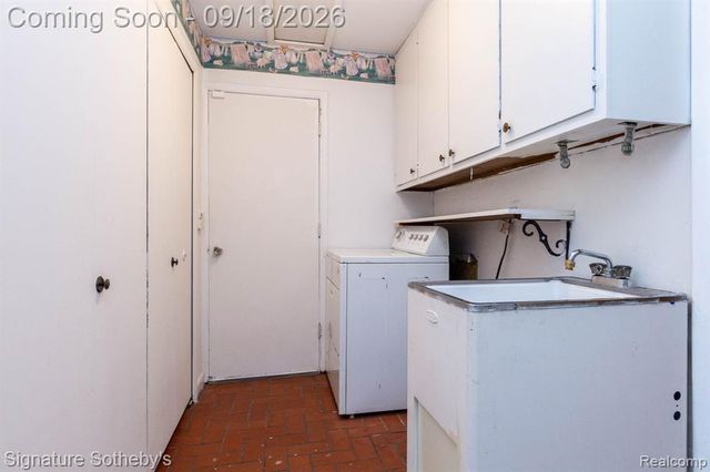 32478 Washington Street, Livonia, MI 48150