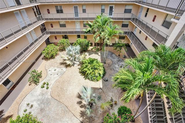 2811 Somerset Dr 405, Lauderdale Lakes, FL 33311