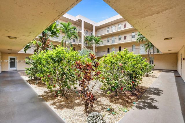 2811 Somerset Dr 405, Lauderdale Lakes, FL 33311